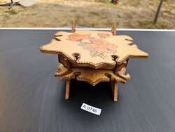 A0746 Pirográf fa dobozka 21x18x10 cm