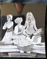 SCHUBERT ÉVA - ESZTERGÁLYOS CECÍLIA - DRAHOTA ANDREA THÁLIA SZÍNHÁZ JELZETT GYŰJTEMÉNYI MŰVÉSZ FOTÓ