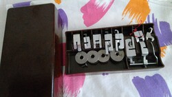 Fémvázas varrógép tartozékok:hibátlan talpak bobbin spulni orsótok orsók