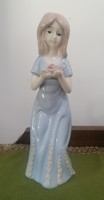 Rózsa díszítésű kék ruhás hölgy, KPM porcelán, jelzés nélkül
