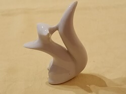 PORCELÁN MÓKUS 3,5x7,5x10,5cm Art Deco