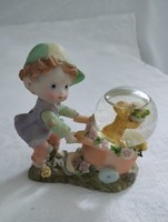 Hummel Goebel jellegű hógömb, biskvit porcelán