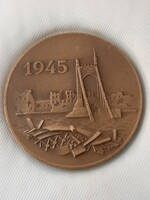 Az Erzsébet híd újjáépítése 1945 - 1970 bronz emlék érem dobozában  4 cm