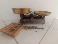 Régi "Fegyver- és Gépgyár Rt" 10kg-os háztartási mérleg  41x19x13cm