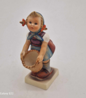 Hummel Goebel TMK3 73 little helper kislány kosárral 10.5cm