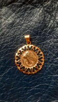 14 karátos/585 vörösarany Justitia fejes medál