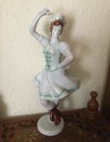 Csárdás királynő - hollóházi porcelán figura világos zöld festéssel