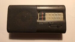Old Sony Radio IN GOOD CONDITION, FUNCTIONALITY UNKNOWN!