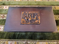 Díszdoboz vadász jelenettel