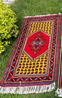 Szőnyeg, kézi csomózású futószőnyeg sárgás-piros színekben, 150 cm