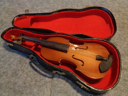 Mini violin with nicely padded case, violin length 23 cm