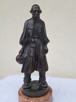 Beszédes János László: Parasztember korsóval