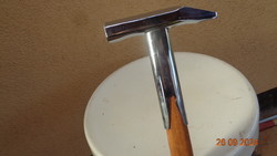 Csehszlovák bányász fokos , feliratos , tölgy nyél , esztergált botvéggel , hossza 93 cm
