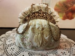 Szecessziós jellegü kis dísztáska , angyalokkal vitrindarab - egyedi- megmunkálás !-antik rézdíszek-