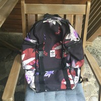 Limitált lótuszos Adidas női hátizsák