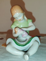 1L659 Babázó kislány Drasche porcelán figura 8.5 cm