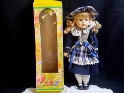 Porcelán baba eredeti dobozában 41 cm