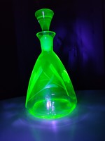Gyönyörű, 0.5l uránium üveg kiöntő decanter uránüveg dekantáló