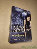 Chloe Neill: A lányok olykor harapnak