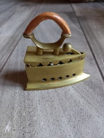 Régi réz gallérvasaló (9x8,8x4,6 cm)
