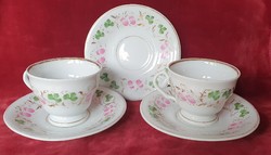 2 db, szecessziós mintájú Prag jelzésű porcelán csésze, 3 db kistányérral