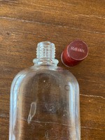 Meinl jelzésű kupakkal likőrös üveg. 18 cm magas. A kupak átmérője 2 cm. sérülésmentes állapotban.