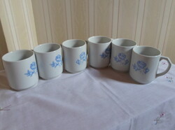 Kőbányai Porcelángyár, kék virágos / rózsás porcelán bögre (KP) 2.