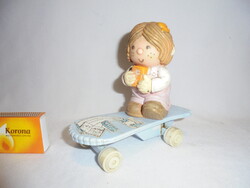 Retro New-Ray Novelty 1988 gumi baba műanyag talpon