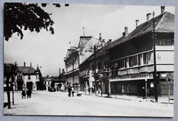 Sárvár  - utcarészlet , csemegebolttal -  fotó képeslap  1958