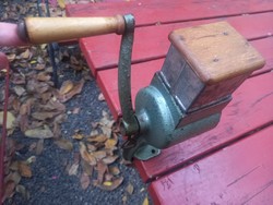 Vintage retro öntött vas diódaráló / Salgótarjáni daráló?