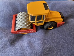 Játék úthenger. Sárga,piros,szürke színben. 18 cm hosszú és 8 cm széles.DYNAPAC CA512 JOAL jelzéssel