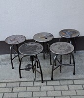 Fém régi kórházi háromlábú forgószék