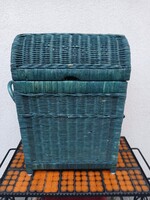 Rattan , vessző láda, tetővel. Használható szennyestartónak, tárolnak stb.Alkudható!