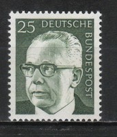Postatiszta Bundes 1761    Mi 689      0,60 Euró