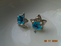 Vintage csillag formájú fülbevaló csiszolt kristályokkal, pici kézzel készített türkiz rózsával
