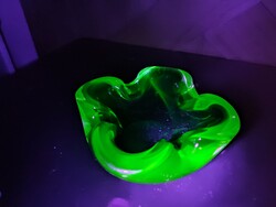 Nagy! Cseh vagy Murano Sommerso geode uránium üveg hamutál tál
