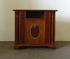 1T162 Kisméretű fiókos gurulós szekrény tv szekrény stílbútor 77 x 40 x 87 cm