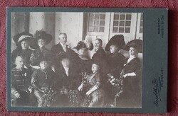 Század eleji csoportkép, egy tábornokkal