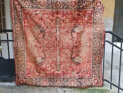 Selyem mokett asztalterítő (155 x 155 cm)