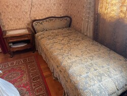 Heverő éjjeliszekrénnyel