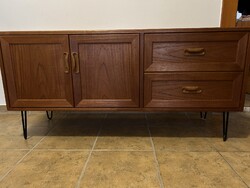 G-plan kicsi sideboard Mid-century stílusban