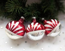 Retro piros festett üveg gömb karácsonyfa díszek 3db együtt 4-5cm