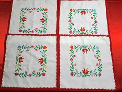 ÚJ! 4 db Kalocsai mintával hímzett kicsi terítő horgolt széllel 34 x 34 cm