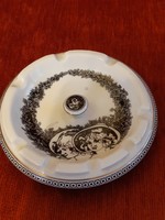 Szász Endre alkotásával díszített hollóházi hamutál