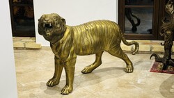 Bronz tigris 70’-es évek Hollywood design