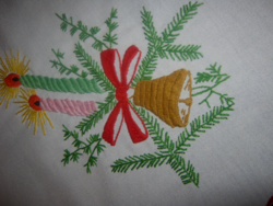 Karácsonyi Hímzett  terítő