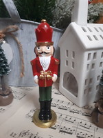 Diótörő ajándékdobozzal