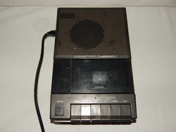 Grundig CR 550 hordozható kazetta lejátszó-felvevő
