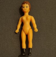 Vintage kis Ari bokacsizmás gumi baba babaházba babaházi baba 11.5cm nő