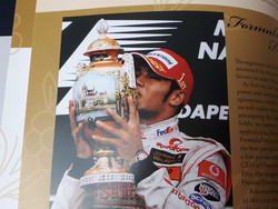 HEREND HERALD angol nyelvű magazin 2007./11.  Lewis Hamilton átveszi a díjat, riport Rubik Ernővel